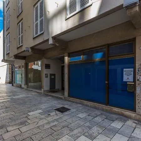 Kuki With Balcony * Zara