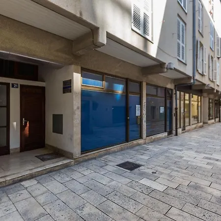 Kuki With Balcony Διαμέρισμα *