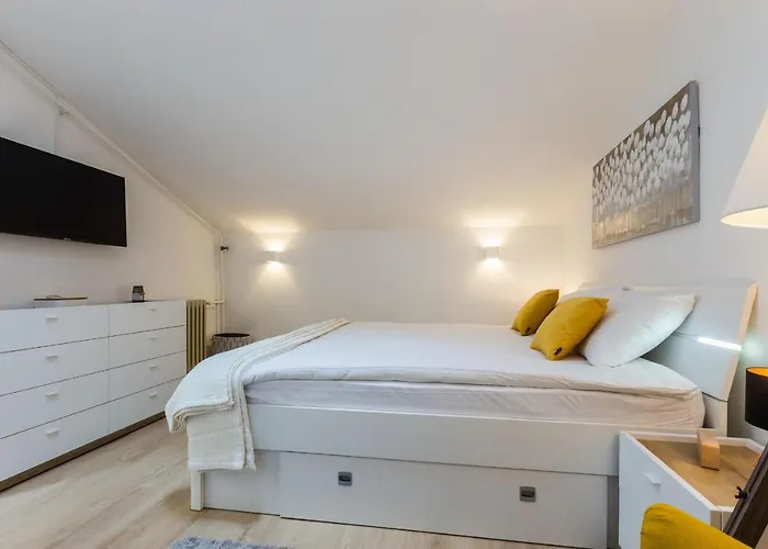 Kuki With Balcony Апартаменты